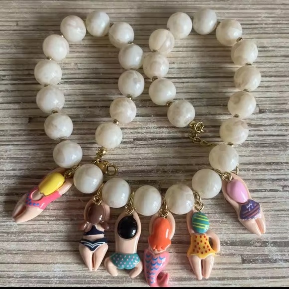 Cute Bikini Beach Girls Necklace - Picture 7 of 7